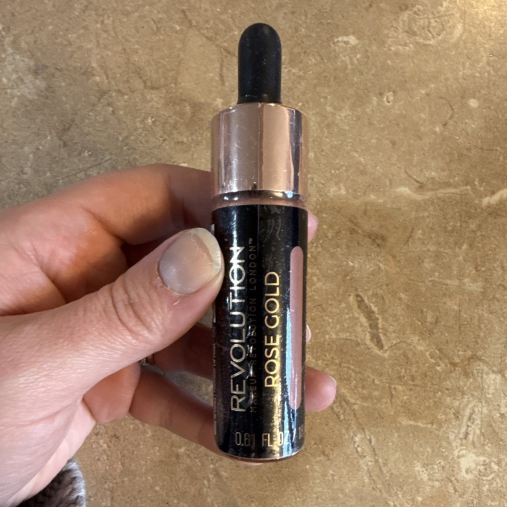 Makeup Revolution Liquid Highlighter Rose Gold 0.61 fl oz MPN 95191